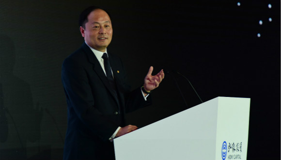 可口可乐,巴菲特,《门口的野蛮人》,伯克希尔﹒哈撒韦,弘毅,赵令欢,中国玻璃