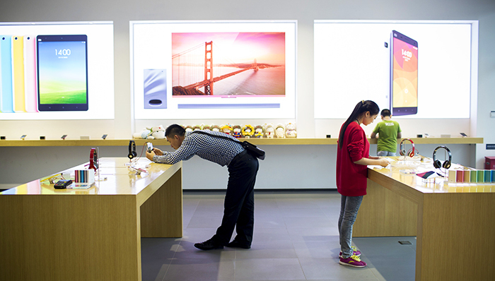 中国手机市场开始更偏好中高端产品,中低端手机价格战