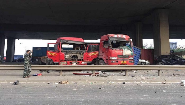 界面新闻记者最近距离感受天津爆炸现场