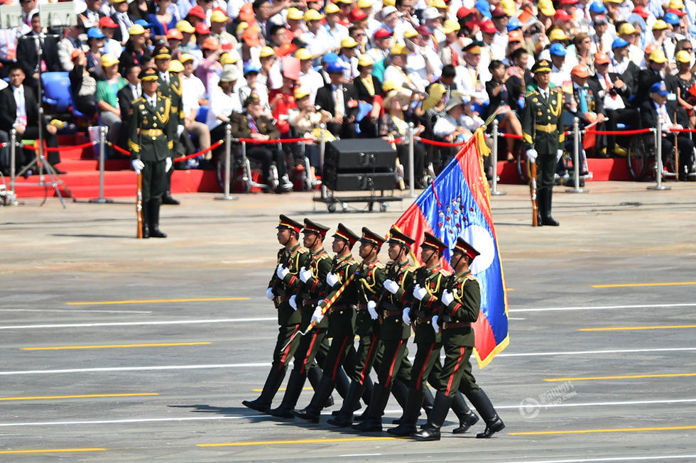 看看参加阅兵的外国方队 俄罗斯是压轴出场_中