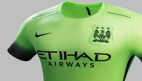 曼城第三球衣发布 灵感借鉴16年前一场著名的
