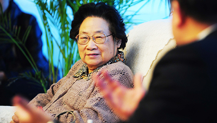 屠呦呦人物特写