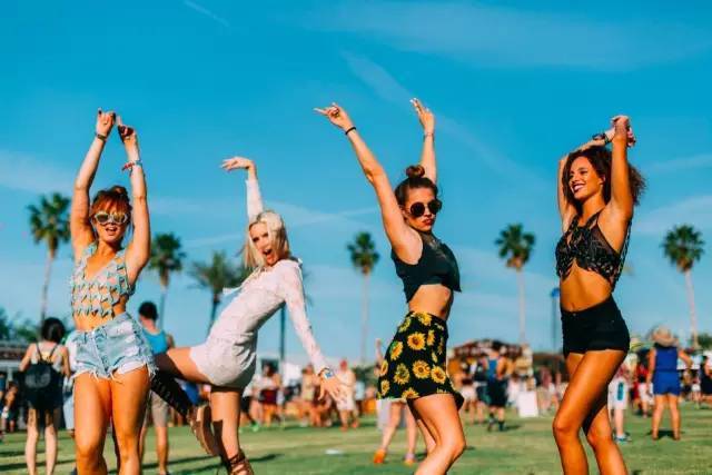 如何毁掉一场超级草莓音乐节?