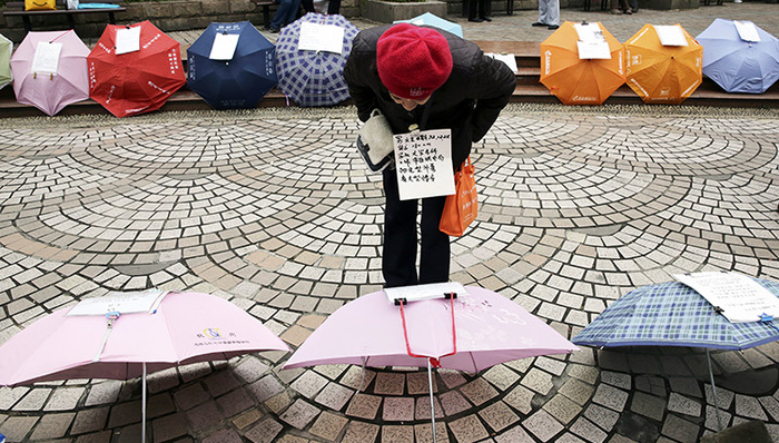 【中国新闻周刊】作为父母们 如果开始试着去承担和赦免