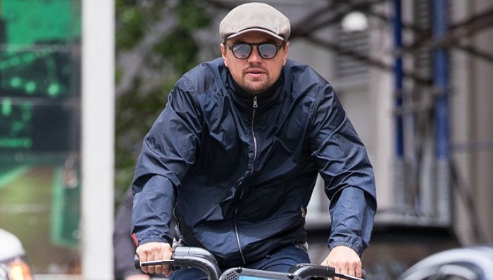 小李子和友人骑自行车纽约闲逛