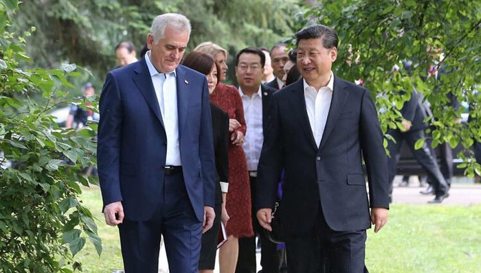 塞尔维亚,习近平,访问,媒体座谈会,媒体服务,出访,政治报,南斯拉夫通讯社,国家主席,总编辑