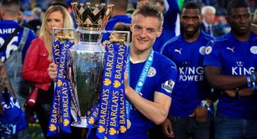 球迷在脱欧公投队友在备战淘汰赛 瓦尔迪抽空和莱斯特城完成了周薪10万英镑的续约