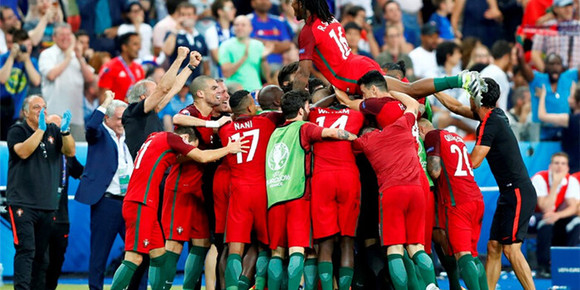 C罗伤退埃德尔绝杀 葡萄牙加时胜法国首次欧洲封王