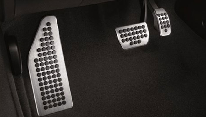 汽车上有哪些不易察觉却很精妙的设计?