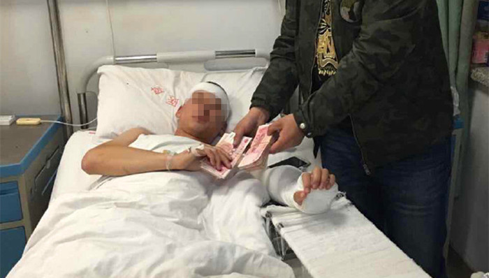 肌腱,见义勇为,吹牛,暴饮暴食,白血病,葱油饼,最美男医生,点滴,政府拖欠,工程款