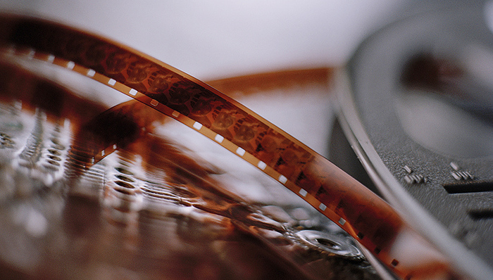 覃辉筹划新资本运作