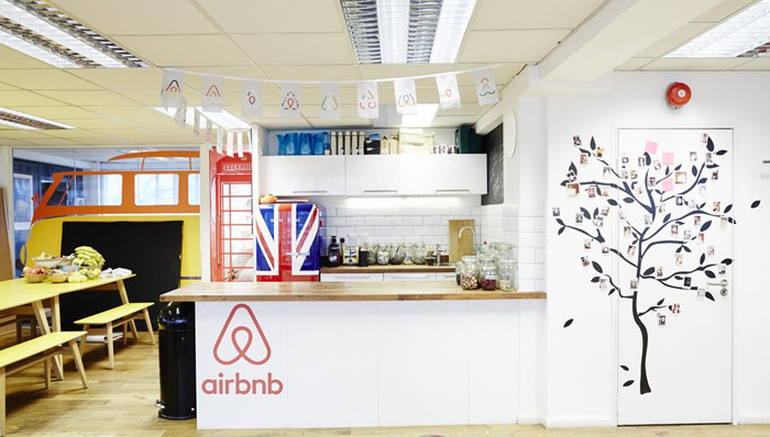 Airbnb CEO问网友:公司下一步该做什么?