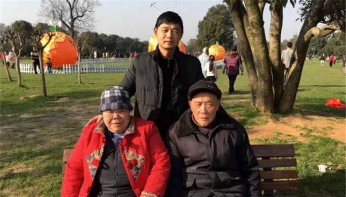 探索与争鸣,火光,大年初一,围炉夜话,父亲母亲,年前准备,场域,大年三十,火坑,杀年猪