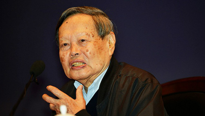 杨振宁,加速器,大型对撞机