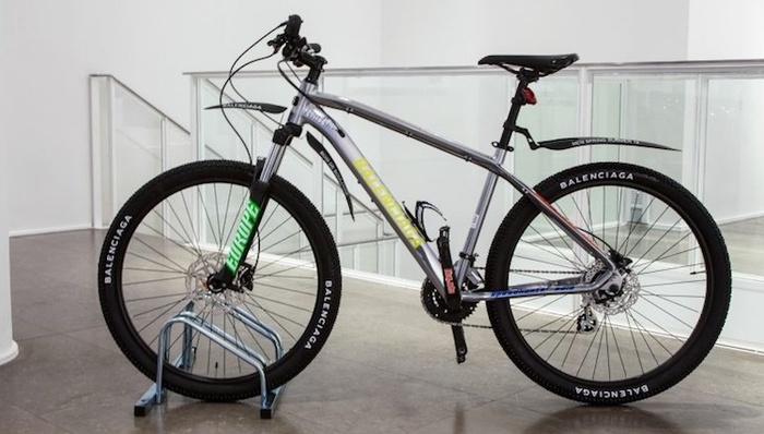 巴黎世家,跨界合作