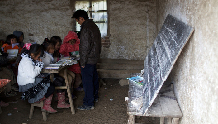 寒门子弟,义务教育,阻断,贫困代际传递