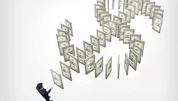 银行砸钱竞争移动支付 人民日报:不如减免年费短信费