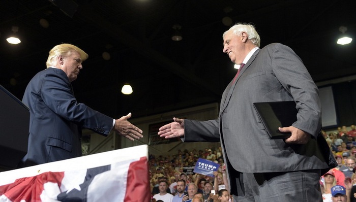 特朗普,贾斯蒂斯,选民,镜中人,党籍,共和党人,党内,医改,气井,税改