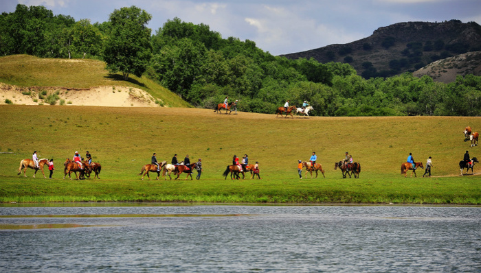 守望相助共奋进 祖国北疆更亮丽