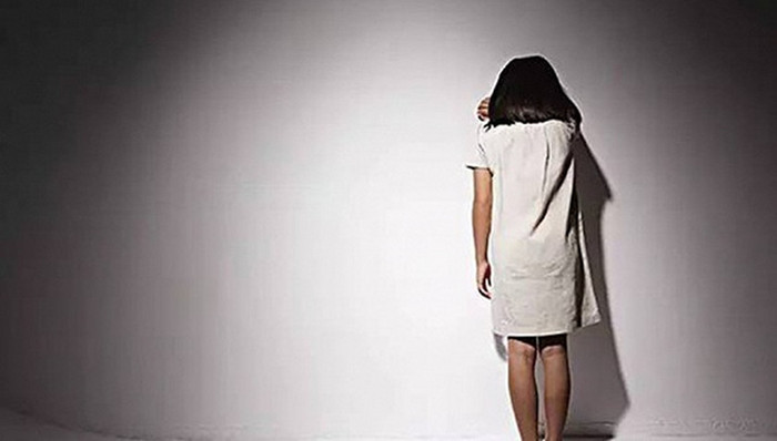 女童,猥亵儿童罪,段某某,父母,养女,男子,南京铁路,8月,南京南站,抓获