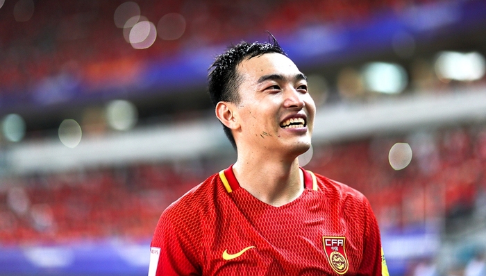 【体育明星日常】冯潇霆长文寄语国足生死战:我命由我不由天