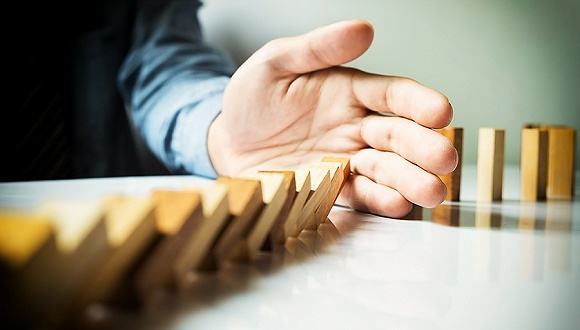 新纶,Pre-IPO,资本形成,金潮,风投,财经国家周刊,资本投资,P2P,吸金,快鱼吃慢鱼