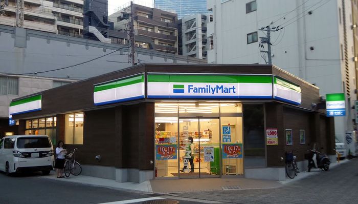 便利店还能兼任健身房、洗衣店和卡拉OK?日本全家说没有不可能