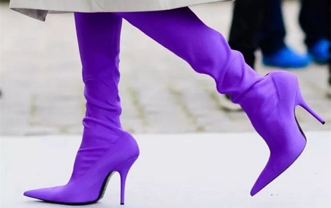 彩通刚刚发布了2018的年度代表色 神秘的紫外光色要火了