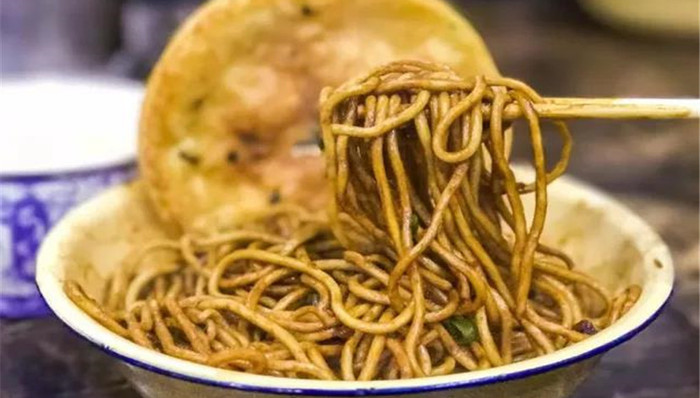 以赏樱之名,去武汉一本正经地“过早”