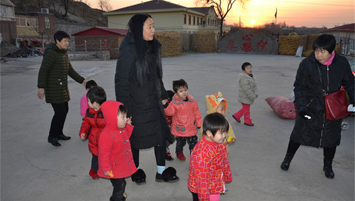 李利娟,爱心村,孤儿弃婴