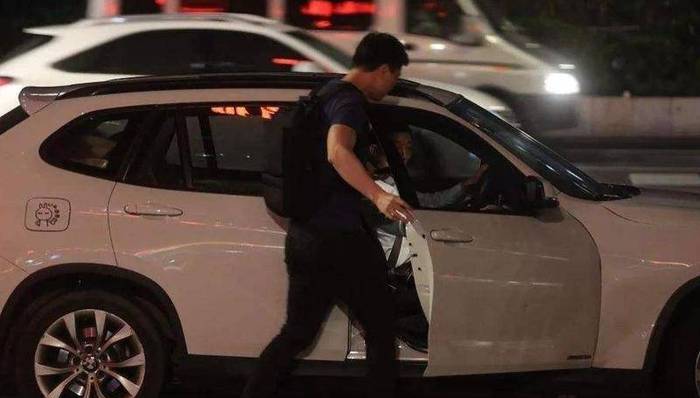 滴滴出行,专车赛道