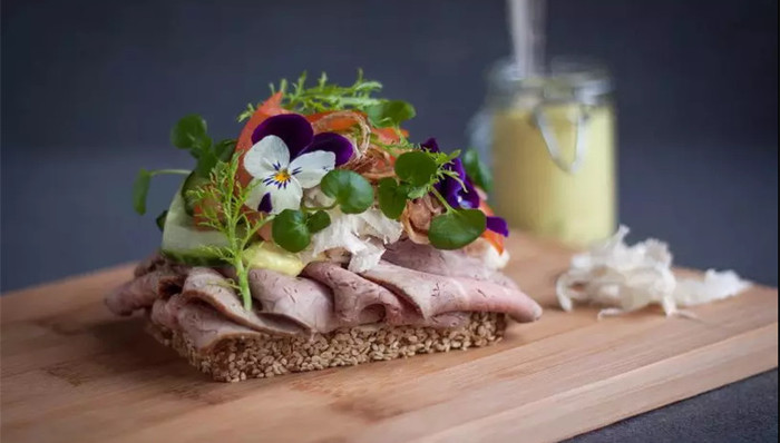 这里是东欧性价比最高的旅行地,美女如云,物价感人,落地签即达!