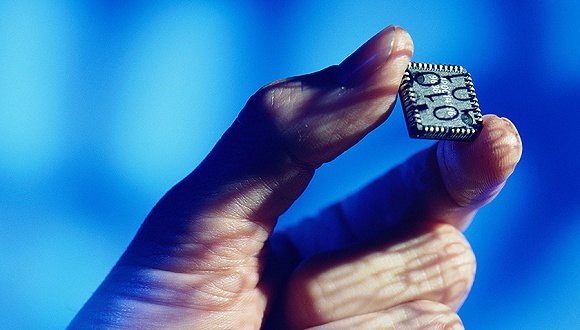 “智能”靠忽,“硬件”靠悠