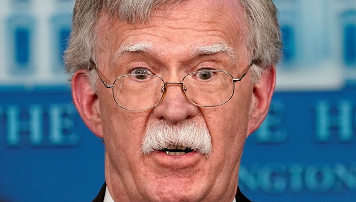 博尔顿,中国,俄罗斯