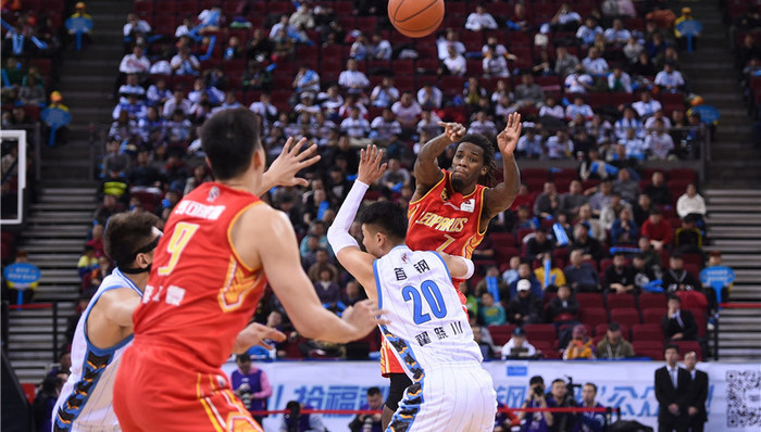 【体育早报】热身赛国足1-1战平约旦 北京首钢负深圳遭两连败