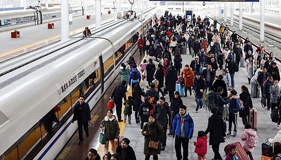 春运铁路发送旅客首次突破4亿人次,候补订票兑现率达66.7%