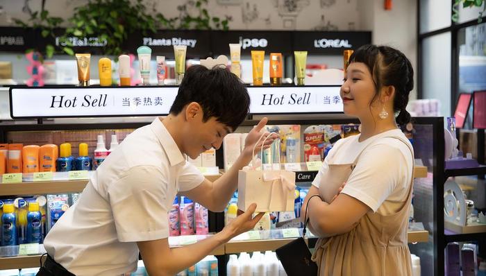 迷你剧,商战题材,视频业务,高端玩家,视频领域,入局,短剧,情绪料理,奇艺,废柴