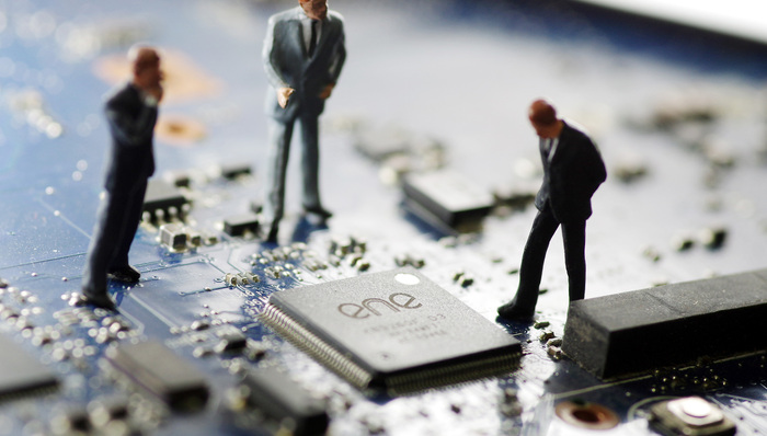 中国芯片人才缺口超30万,人均月薪10420元