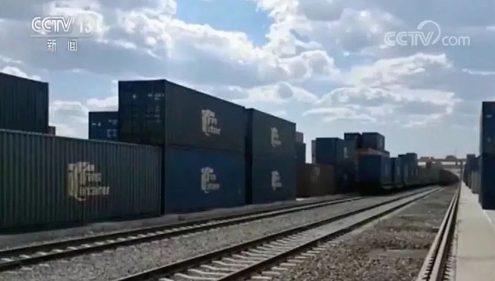 这个口岸关集装箱门都要收钱!处理来了