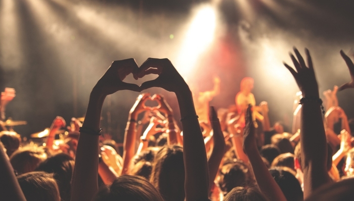 虚拟偶像聊天App,真的能带给追星女孩不一样的快乐吗?