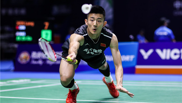 【体育晚报】中羽赛谌龙涉险过关 上海申鑫或面临解散