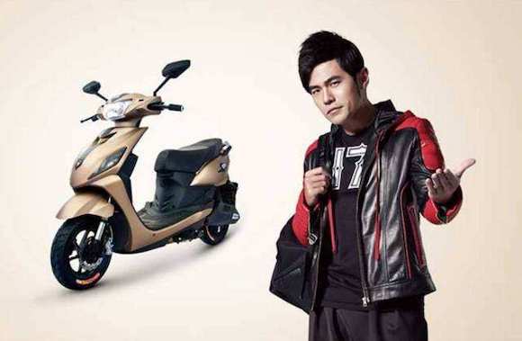 周杰伦,爱玛电动车