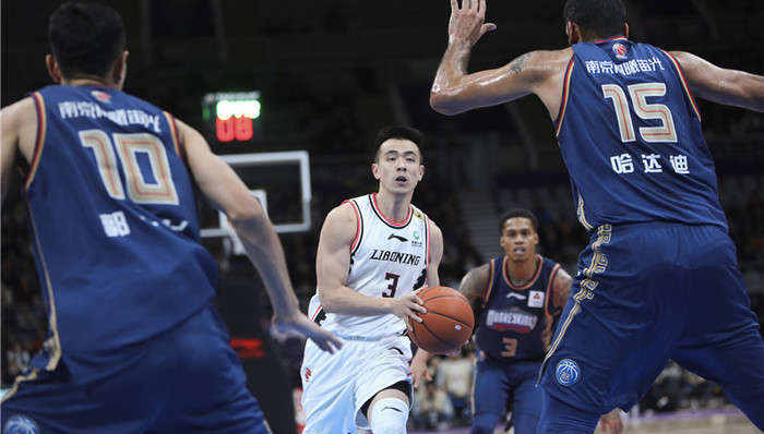 【体育早报】辽宁大胜同曦夺三连胜 ATP总决赛费德勒取首胜