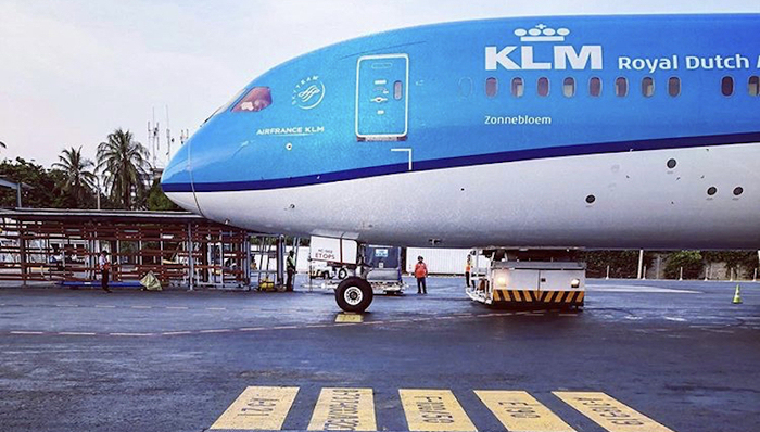 借由东航之力,荷兰皇家航空的一批防护医疗物资已在路上