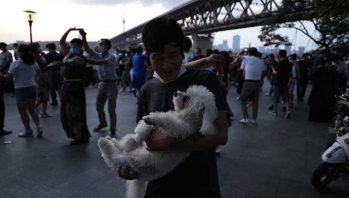 【特别报道】武汉解封百日:后疫情时期的痛与爱