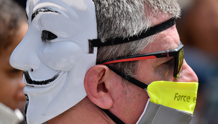 新增,确诊,死亡,疫苗,检测,开学,年轻人,外卖员,隔离