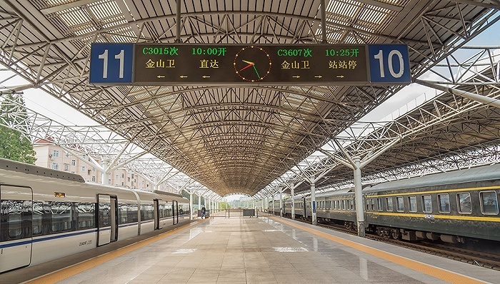 【深度】坐市郊火车上下班,能缓解打工人的通勤压力吗?