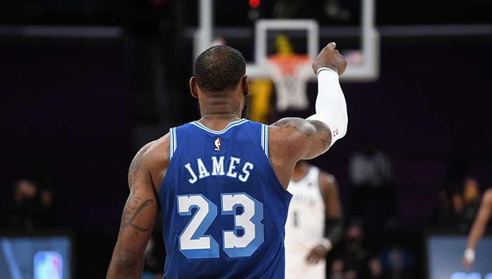 勒布朗·詹姆斯