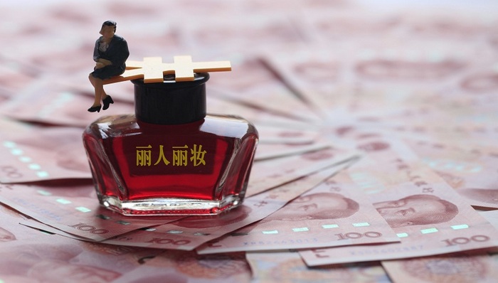 丽人丽妆,实际控制人,董事长,股价