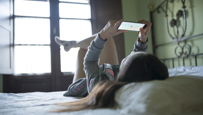 逃离内卷,信奉“躺平”,年轻人“过过嘴瘾”?